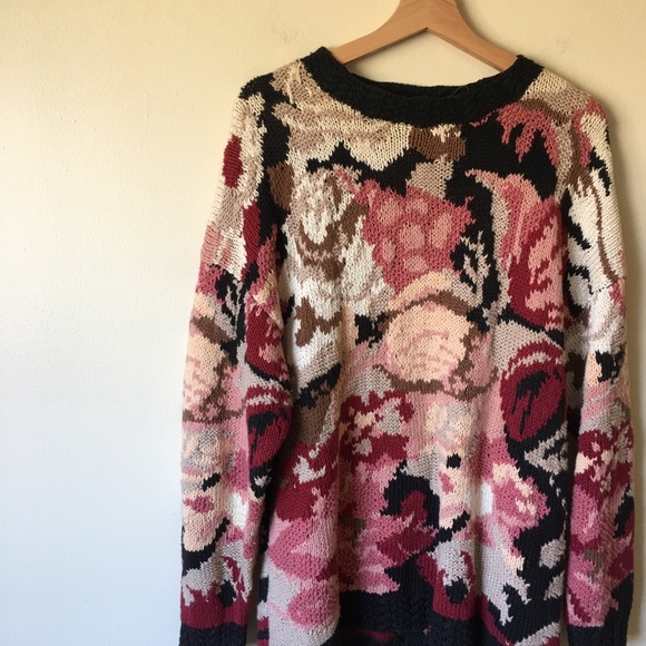 Vintage Sweaters - Women’s vintage floral knit oversized sweater M